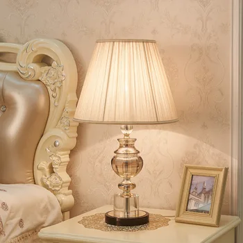 European-style crystal nočná lampa, spálne, stolná lampa obývacia izba luxusné stolové lampy, béžová, plášť lode crystal lampa